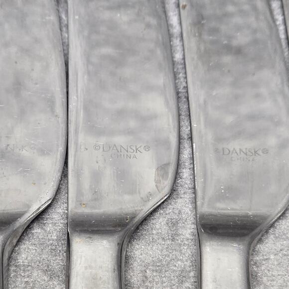 Dansk 18/10 Meridian Stainless Dinner Knifes Glossy Flat Tip Flatware Silverware - Picture 8 of 9